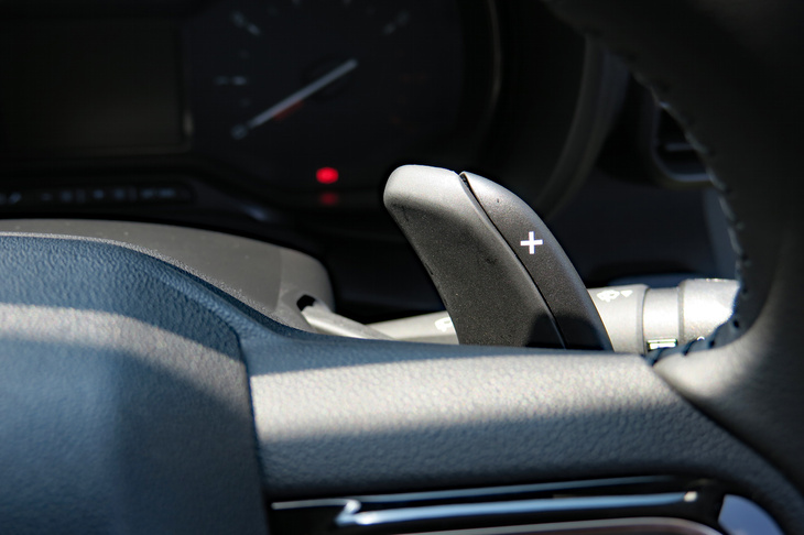 フィアット・ドブロ（シフトパドル）