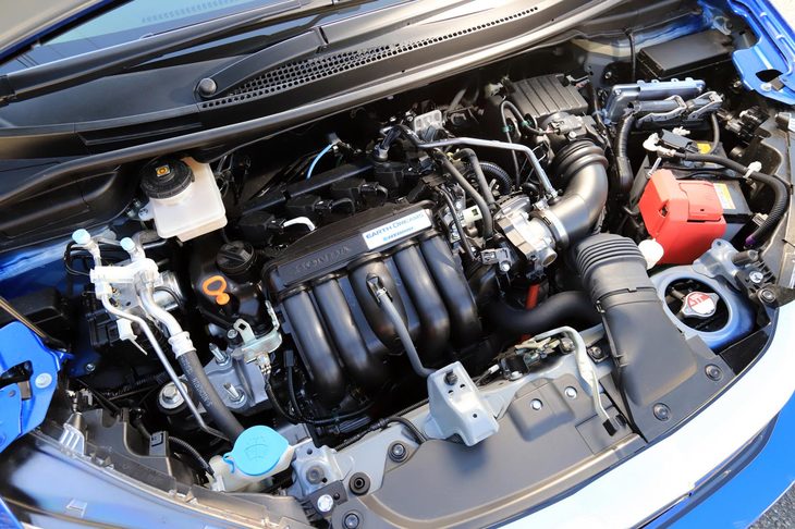 ホンダ・フィット ハイブリッド・S Honda SENSING（パワーユニット）