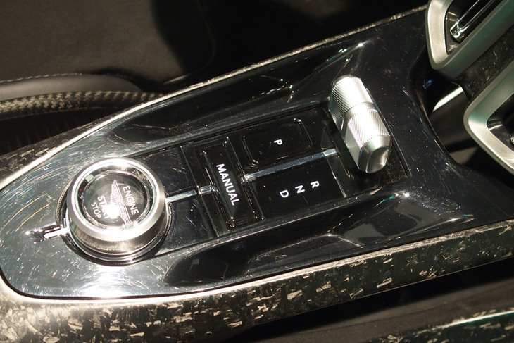 アストンマーティン・ヴァルハラ（シフトセレクター）