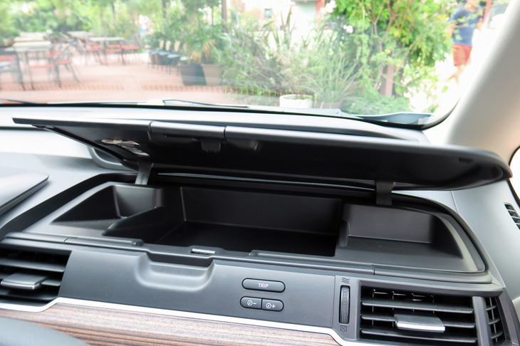 ホンダ・フリード ハイブリッド クロスター（4WD）（インパネアッパーボックス）