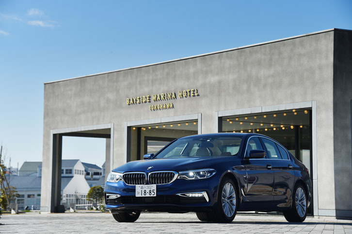 新型「5シリーズ」（G30型）は通算で7代目に当たる。先代モデル（F10型）の登場から数えて7年ぶりのフルモデルチェンジとなる。