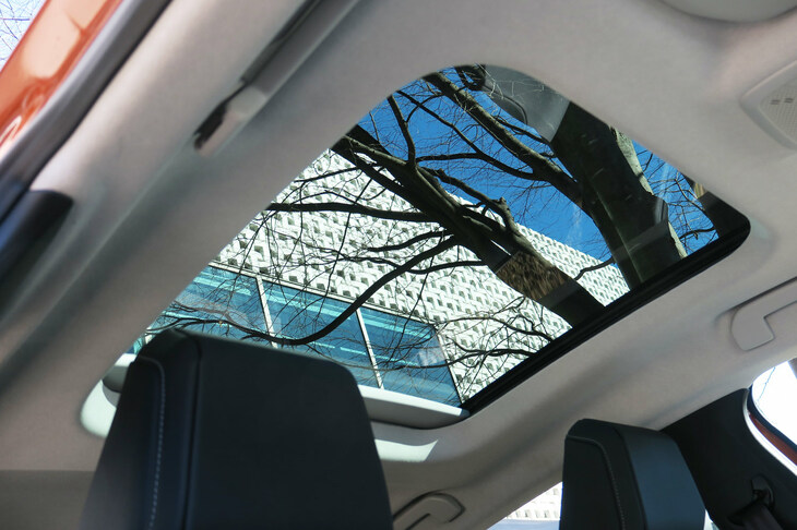 シトロエンC4シャイン（サンルーフ）