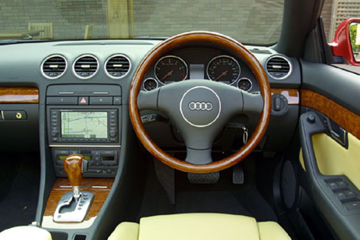 アウディA4カブリオレ（CVT）【試乗記】 新しい赤いアウディ - webCG