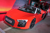 新型「アウディR8スパイダー」が日本上陸