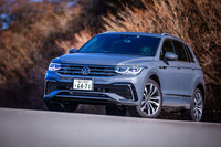 2リッター直4ターボエンジンに4WDシステム「4MOTION」を組み合わせた「フォルクスワーゲン・ティグアンTSI 4MOTION」。マイナーチェンジモデルの導入から約1年4カ月遅れとなる、2022年9月に発売された。