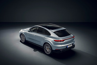 最高出力440ps、最大トルク550Nmを発生する2.9リッターV6ツインターボエンジンを搭載。