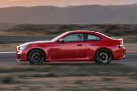 0-100km/h加速のタイムは8段AT車が4.1秒で6段MT車が4.3秒。最高速は250km/hが標準で、オプションの「Mドライバーズパッケージ」を装着すると285km/hになる（いずれもリミッターによる）。