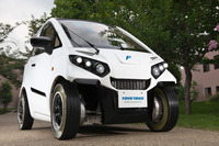 東洋ゴムが空気のいらないタイヤを発表の画像