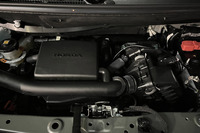 0.66リッターの直3自然吸気エンジンは最高出力58PS/7300rpm、最大トルク65N・m/4800rpmを発生。WLTCモードの燃費値は21.3km/リッターと発表されている。