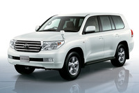 中古車価格が高騰している「ランドクルーザー200」。高年式車であれば新車価格を超えている個体がいくつもある。