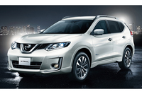 「日産エクストレイル モード・プレミア ハイブリッド」
    