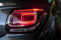 3次元的立体感が表現された3D LEDリアコンビランプが後ろ姿を引き立てる。