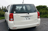 写真をクリックするとシートが倒れるさまが見られます。