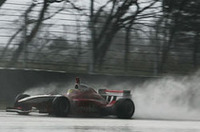 優勝したトレルイエ。写真は決勝日朝のフリー走行、ヘアピン進入の様子。既に雨で水びだし。