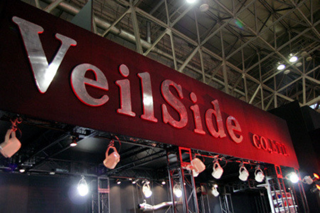 オートサロンの常連、ヴェイルサイドのブース。
