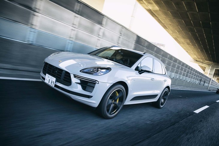 今回は、高速道路を中心に310kmほどの距離を試乗。燃費は満タン法で8.2km/リッター、車載の燃費計で8.3km/リッターを記録した。燃料タンクの容量（カタログ値）は75リッター。