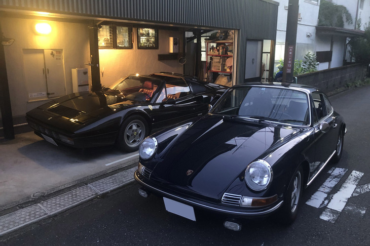 わが家に突然やってきたMとその愛車の1969年式「ポルシェ911E」。空冷ポルシェが高騰する前に手に入れたという。とてつもなく美しいコンクールコンディションと呼べる個体であった。