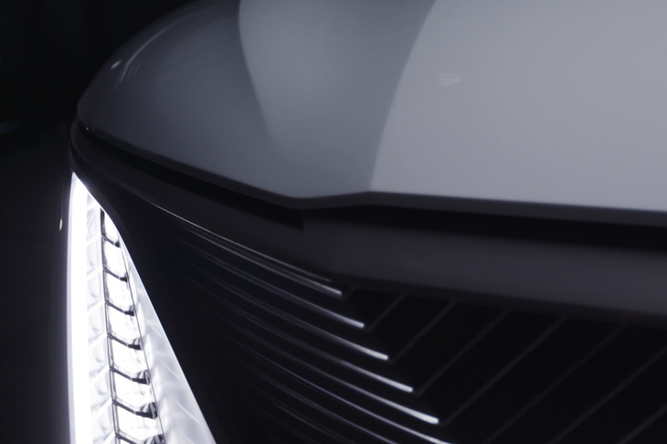 「ウルトラクルーズ」は、2023年にキャデラックの次世代EV「セレスティック」を皮切りに導入が開始される予定だ。写真はセレスティックのティーザー画像。