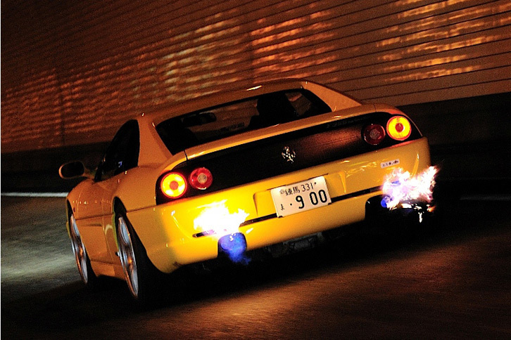 “バナナっ子”こと「F355」は900万円ポッキリで購入。（写真＝池之平昌信）