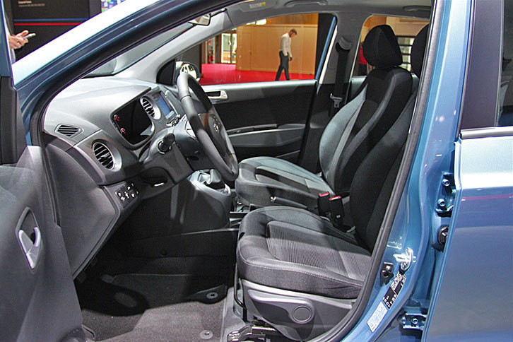 ヒュンダイi10（シート）