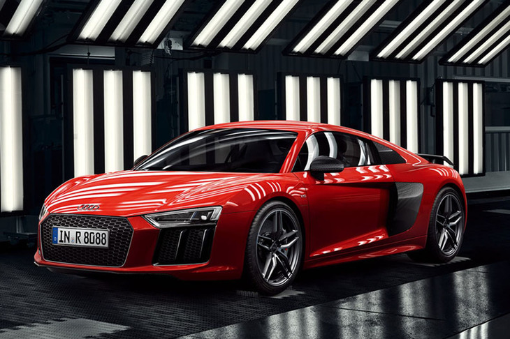 「RSシリーズ」と「Sシリーズ」、さらに「R8」（写真）については、2桁数字を用いたネーミングルールの対象外とされている。