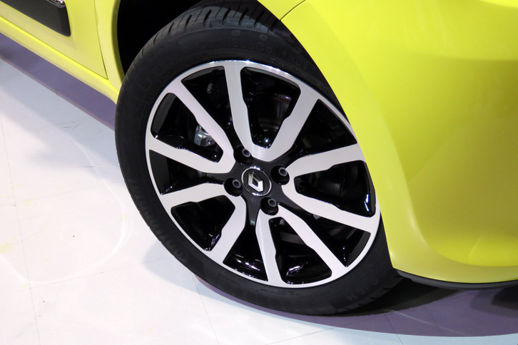 ルノー・トゥインゴ インテンス（ホイールとタイヤ）