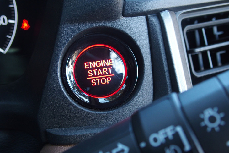 ホンダWR-V Z＋（エンジンスタート／ストップボタン）