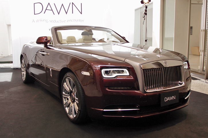 「ロールス・ロイス・ドーン」