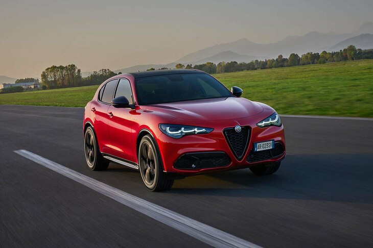 アルファ・ロメオ・ステルヴィオ（写真は海外仕様車）