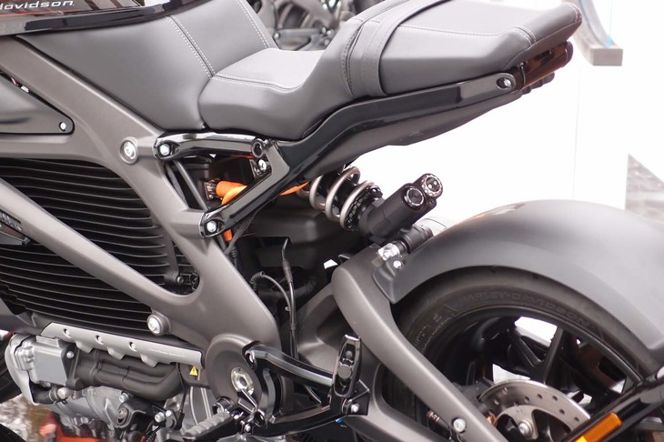 ハーレーダビッドソン・ライブワイヤー（リアサスペンション）