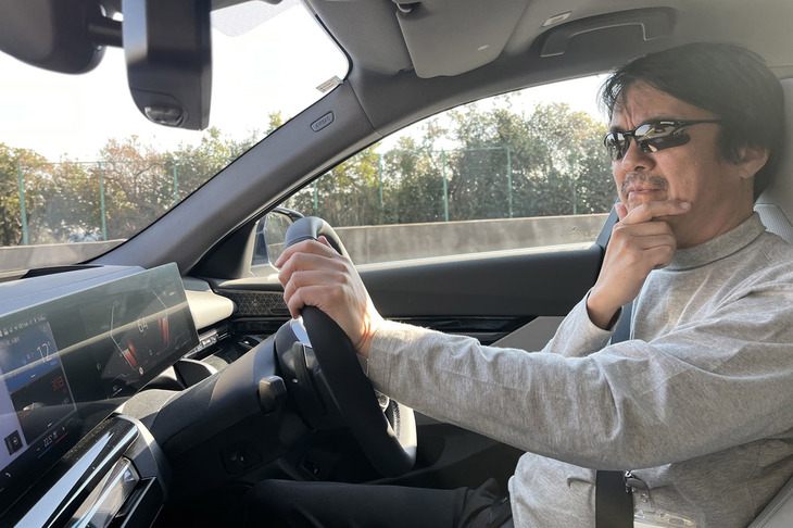 2リッターガソリンターボの「523iエクスクルーシブ」は、「いいんだけどどこか物足りない」という走行フィーリングだった。日常的な動力性能にまったく不足はないが、立派だとか重厚だとかいった感じはない。