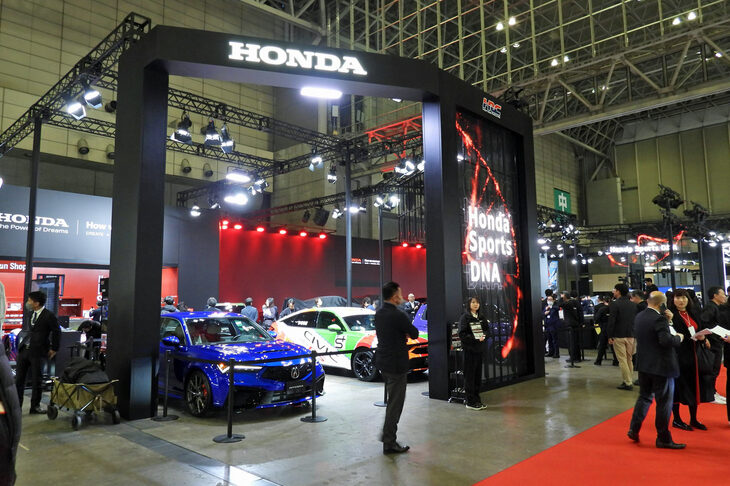 「東京オートサロン2026」の会場より、ホンダブースの様子。