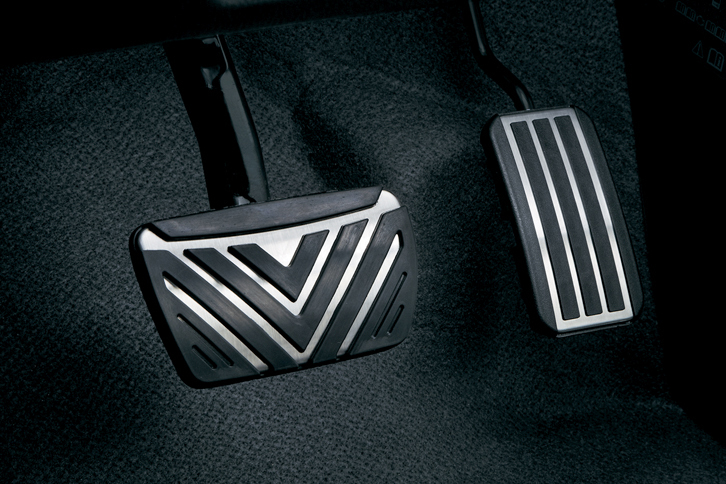 「ステップワゴン スパーダ クールスピリット Honda SENSING」に与えられるスポーツペダル。