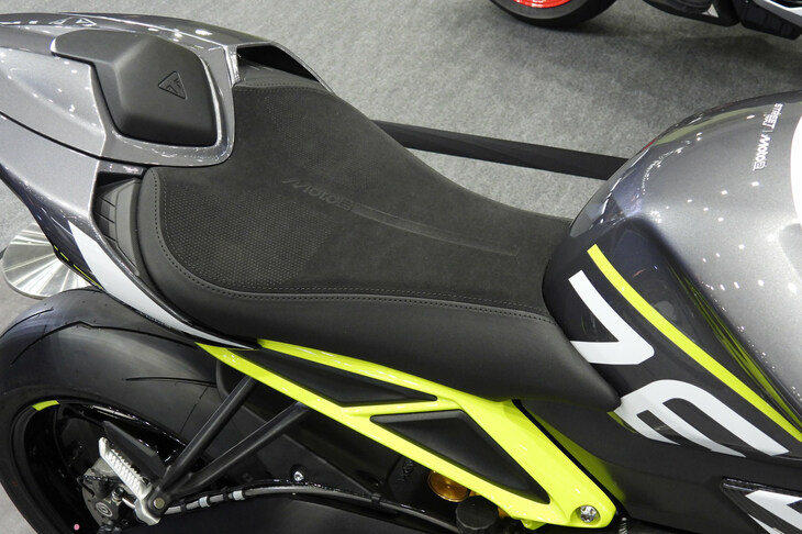 トライアンフ・ストリートトリプル765 Moto2エディション