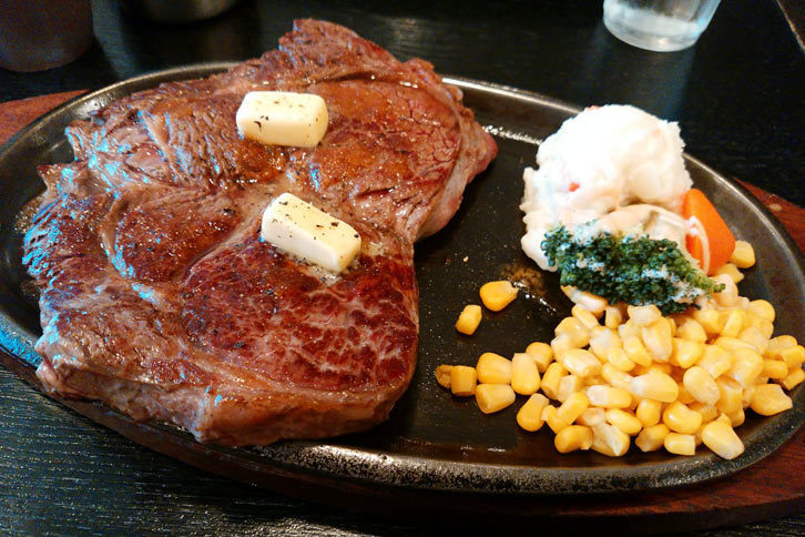 東京・武蔵野を出て125km。静岡は沼津の地でいよいよワンポンドステーキとご対面。食した感想は「あれ、これ全然いけますよ」というものだった。