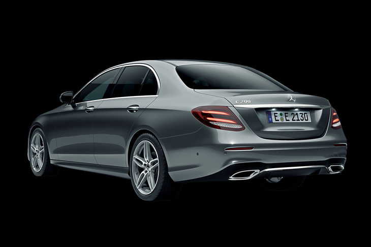 「E200ローレウスエディション」のリアビュー。