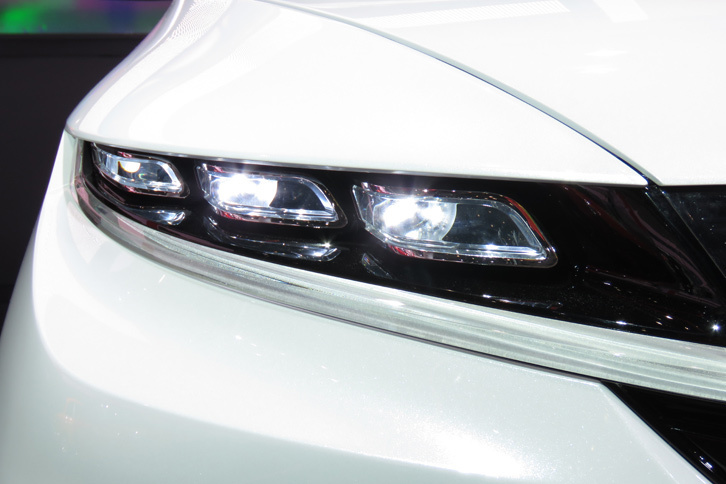 ダイハツDNマルチシックス（ヘッドライト）