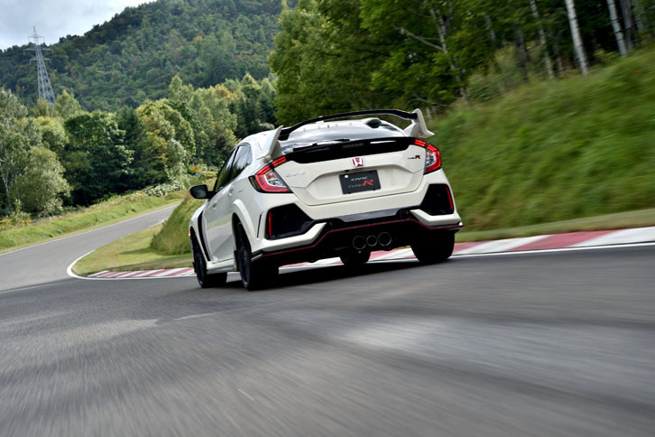 「シビック タイプR」が目指すべきスポーツカー像とは？ ホンダの主張は、「シビックである以前に、理想のFFスポーツカーである」ことだ。