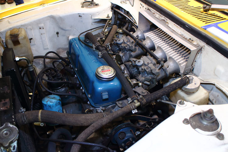 
	直列4気筒OHVの「A型」エンジン。1966年に初代「日産サニー」に搭載されてデビュー。モータースポーツの場でも長年にわたり活躍した。
	