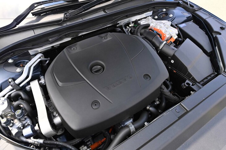 「S90リチャージ アルティメットT8 AWDプラグインハイブリッド」のパワーユニットは、2リッターエンジン単体でも最高出力317PSを発生する。