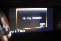 ユーザーの識別には、スマートフォン内のチップが使われる。「違う人」と判断されれば、「キーが見つかりません」のメッセージとともに拒絶されることとなる。