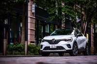 フランス生まれのコンパクトSUV「ルノー・キャプチャー」。今回は、2022年9月1日に国内販売が始まった、そのハイブリッドバージョンに試乗した。