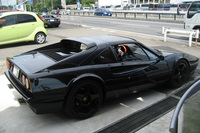 筆者が9年前に購入した“ヨーコ様”こと「328GTS」。黒タルガトップが黒ボディーにマッチしていた。