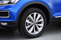 「TロックTSIスタイル デザインパッケージ」の17インチホイール。タイヤはブリヂストンの「トランザT001」が組み合わされていた。