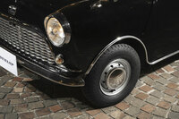 ダンロップからクラシックカー向けの新タイヤ「SP4」が登場の画像