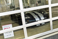 施工が終わった車両は、コーティングがなじむまで6時間ほど屋内で保管。記者は施工の翌日に「バイパー」を引き取ることとなった。