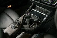 6段MTのギアレシオなどは従来と変わっていない。あまりのフィールのよさに、用もないのにシフトしたくなる。