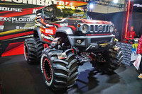 会場で発見した「スズキ・ジムニー」のカスタムカー。このスゴみ！ これこそ東京オートサロンのだいご味である。