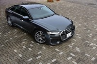 「アウディA6」に2リッターターボ車が追加設定されたのは2020年1月のこと。ワゴンの「アバント」と、基本構造を共有する「A7スポーツバック」にも同時に設定された。