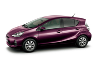 「トヨタ・アクア」が燃費トップに返り咲き